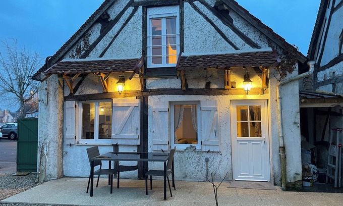 Nancay Casa | Le logis des Glycines (6 adults 2 children) in the heart of the village of Nançay en Sologne