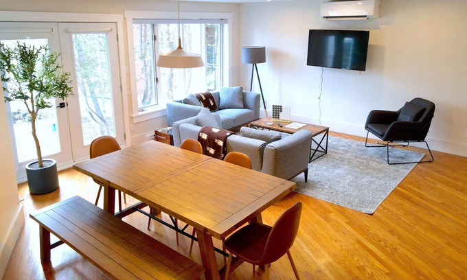 North Hatley Chalet De Esquí | Le LYNX - Chalet luxueux au coeur de la nature urbaine de North Hatley