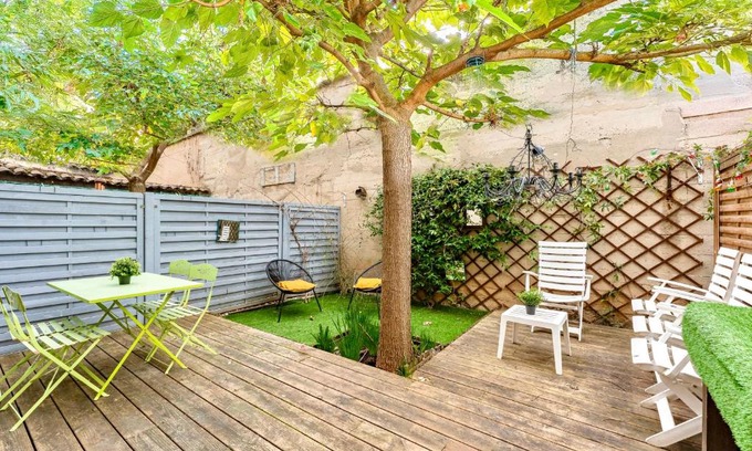 8th Arrondissement Casa | Le Mûrier - Maison de ville avec patio parking - 6 pers