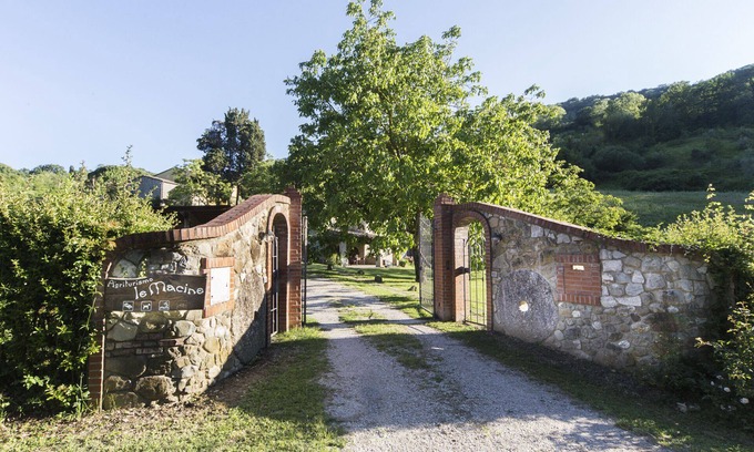 Volterra Casa | Magnífica villa privada con jardín y piscina