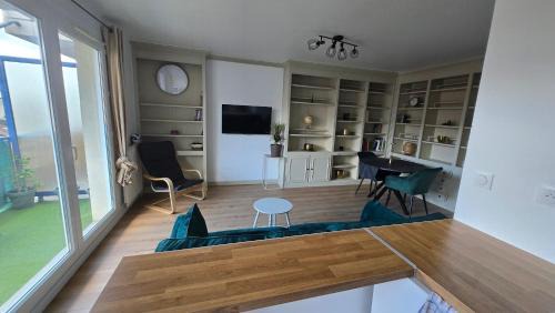 Centre Ville Rive Gauche Apartamento | Le Majolique Nice and Cozy Apartment