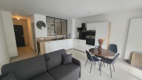 Novel Apartamento | Le Majuscule