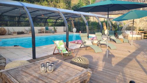 Grand-Vabre Cama Y Desayuno | Le Manoir des Pélies Gîte et Chambres d'hôtes de charme à 7kms de Conques Spa, Piscine, Rivière, Thermes de Cransac