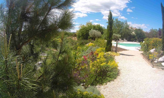 Vogue Cabaña | Le Mas de Molines, Gîte le Néflier, piscina y jardín.