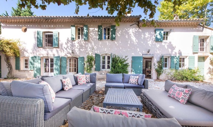 Barbentane Villa | Le Mas En Rose - Cinco Habitaciones Villa, Capacidad 10