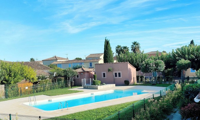 Saint-Laurent-d'Aigouze Casa | Le Mazet Sooksabai, a Camargue escape in the heart of an authentic village