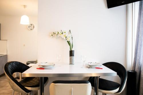 Villette Gare Apartamento | Le Nazareth -Charmant appartement Lyon Part-Dieu balcon garage