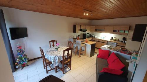 Langres Casa | Le nid d hirondelles - Terrasse Jardin Grand garage