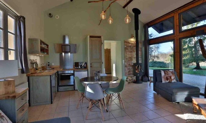 Pont-d'Ain Apartamento | nid des écureuils-Apartamento-Baño con ducha