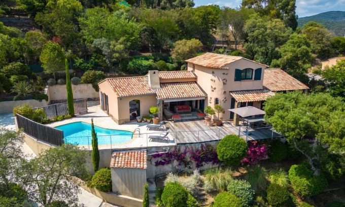 Bormes-Les-Mimosas Casa | Le Pas de Courtin by Interhome