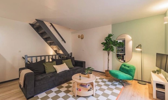 Hincmar Apartamento | Le Pastel - sleeps 10 - near Cathedral
