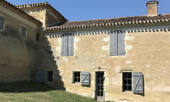 Duran Casa | Le Patio a DURAN. Exceptional location in the heart of the Gers.