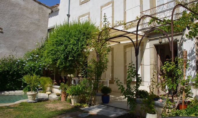 Verzeille Cama Y Desayuno | Le Patio Des Senteurs