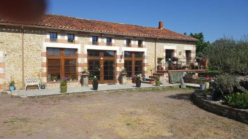 Bazoges-en-Pareds Cabina | Le Patronage