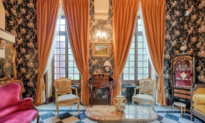 Barbizon Otro | Le Petit Château De Barbizon