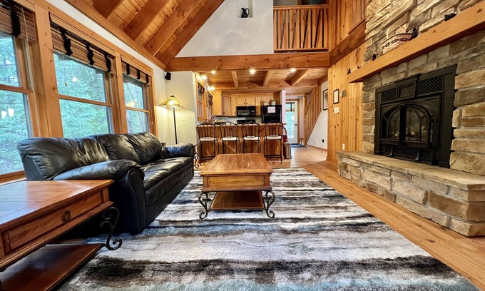 Bayfield Cabina | Le Petit Chalet, surrounded by nature, walking distance to Lake Superior & beach