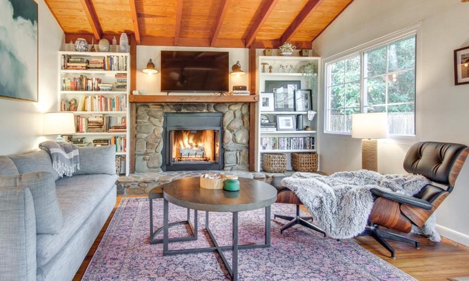 Black Mountain Casa | Le-Petit Chalet with Fire Pit about 15 Mi to Asheville