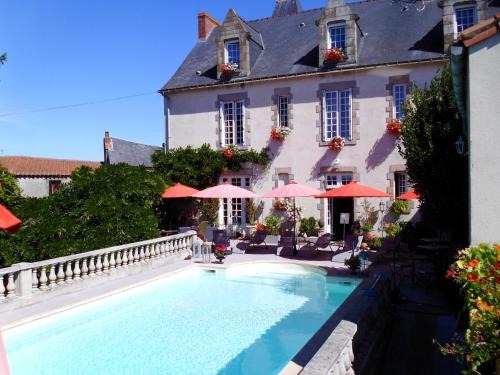 Tiffauges Cama Y Desayuno | Le PETIT CHATEAU - Tiffauges proche Puy duFou