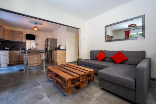 Courthezon Apartamento | Le Petit Cocon de Provence - Appt climatisé