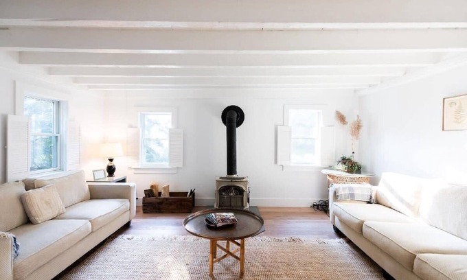 Saugerties Casa | Le Petit Cottage - French Country in Saugerties