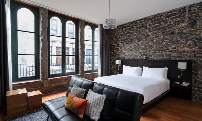 Old Montreal Hotel | Le Petit Hôtel Vieux-Montréal - Saint-Paul by Gray Collection