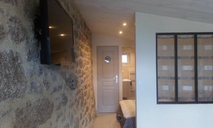Saint-Malo-du-Bois Apartamento | Le Petit Logis