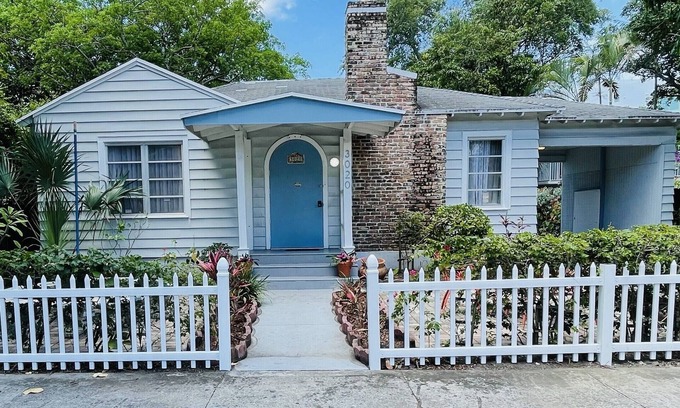 Coconut Grove Cabaña | Le Petit Maison