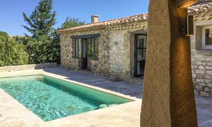 Belvezet Chalet De Esquí | Le Petit Mas is an extraordinary holiday home with private pool in Belvezet