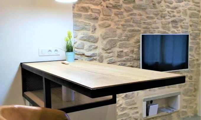 L'Isle-sur-la-Sorgue Apartamento | Le Petit Studio - 15 m2 - Centre Ville - Sorgue à 50 m
