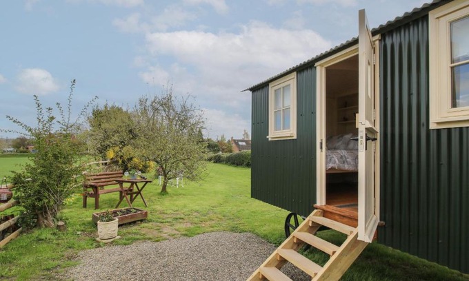 Clows Top Casa | Le Petite Pound House