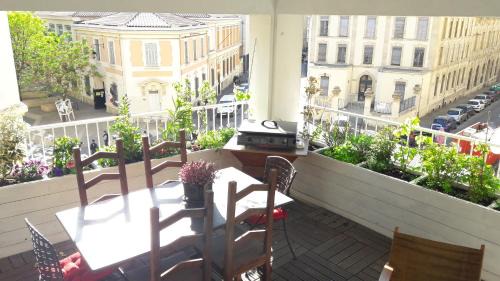 Les Grands Carmes Apartamento | Le Phocéen Appartement Terrasse Plein centre
