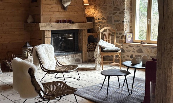 Saint-Sauves-d'Auvergne Casa | Le Planchat - Saint-sauves-d'auvergne