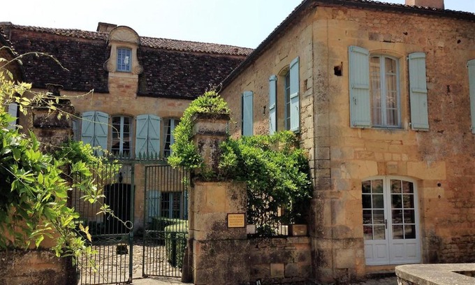 Biron Cama Y Desayuno | Le Prieuré du Château de Biron