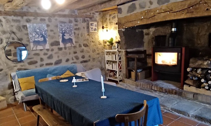 Mandailles-Saint-Julien Casa | Vrbo Property