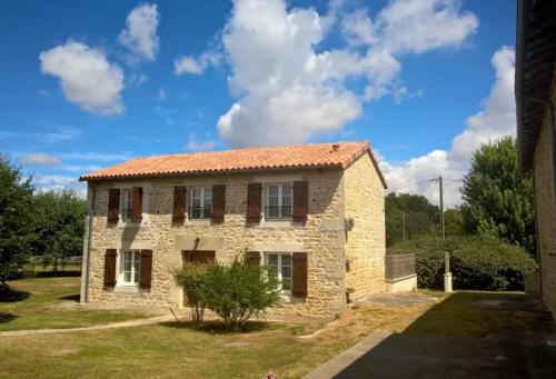 Champagne-Saint-Hilaire Casa | Le Refuge