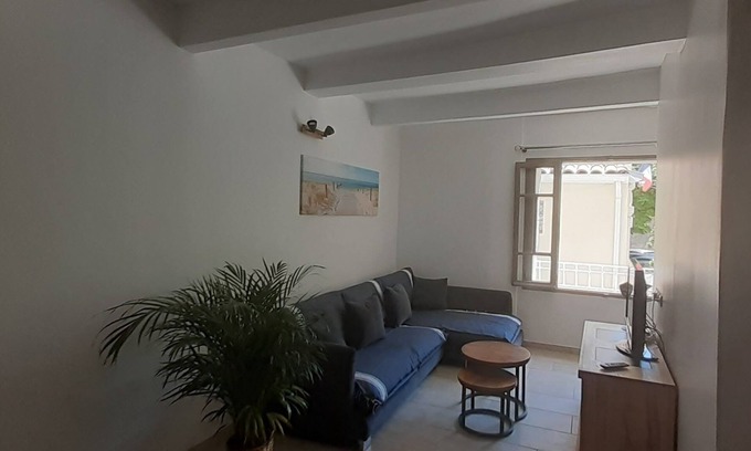 Mireval Casa | Le repaire du Gabian, quiet village house, 5km from the sea
