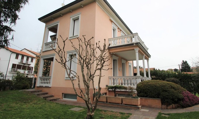 Castronno Casa | Le Rondini by Interhome