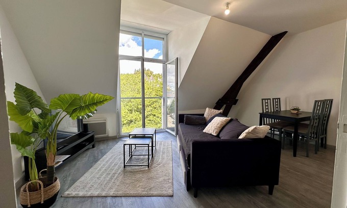 Chinon Apartamento | Le Ronsard, Chinon View of the fortress & Collegiate church of Saint Mexme - Historic center 5mn