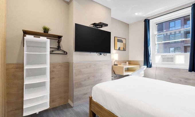 Quartier des Spectacles Hotel | Charming 1 bedroom Hotel in Montreal- AAA LOCATION