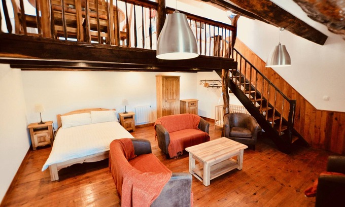 Riols Cabaña | Le Sanglier - Rustic and charming gite with panoramic mountain views, immersed in beautiful nature