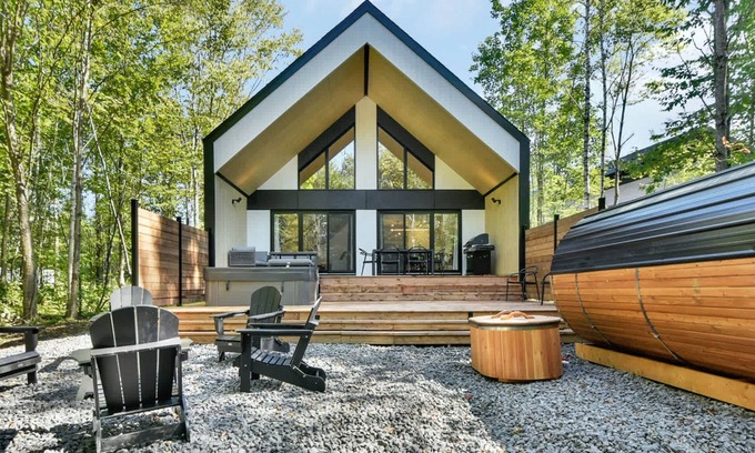 Pont-Rouge Chalet De Esquí | Le Scandinave – Nordic Retreat – Private Sauna, Spa & Cold Plunge