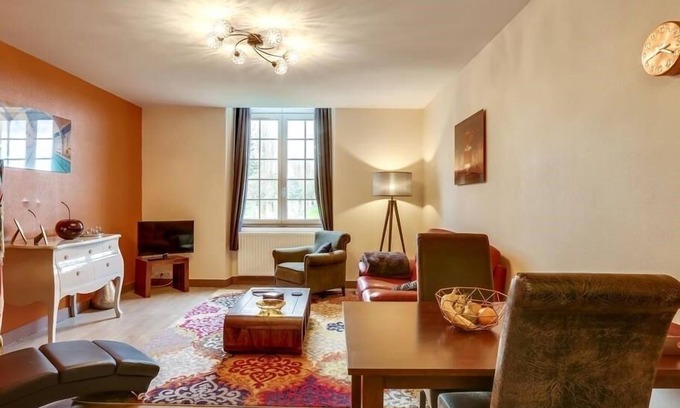 Bons-Tassily Apartamento | Apartamento-Confortable-Baño con ducha-Vista al Jardín