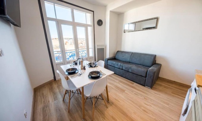 Cœur de Ville Apartamento | LE SEQUOIA Appart' pour 4 au Cœur de ville VICHY