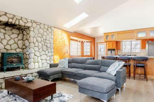 Big Bear Casa | Le Serenity Cabin, Hot Tub, Game Room Pool Table