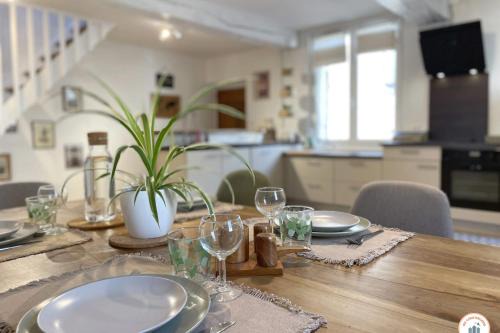 Centre Ancien Apartamento | Le St-Laurent - Magnifique Triplex - Calme