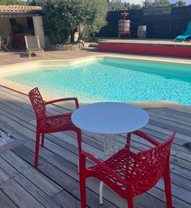 Marsillargues Cama Y Desayuno | Le Temps d'une Parenthèse Chambre d'hôte en Camargue wifi piscine Clim