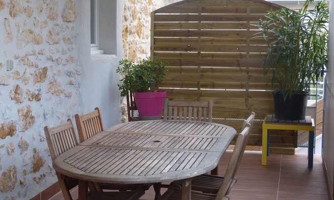 Vallon-Pont-d'Arc Cabaña | Le torrent, gîte 100 m2, centro del pueblo, en casa reformada con 4 casas rurales