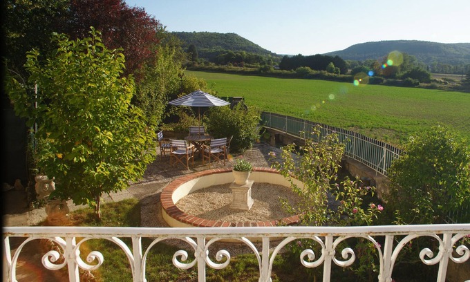 Sermizelles Casa | Le Trèfle de l'Impériale (les Gites de l'Impériale) House, garden & terrace