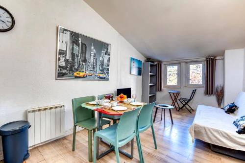 Pezenas Apartamento | "Le Transversal 3" -Garage privé optionnel -Centre historique-Plages à 21km !