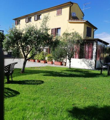 Sarzana Cama Y Desayuno | Le Travi